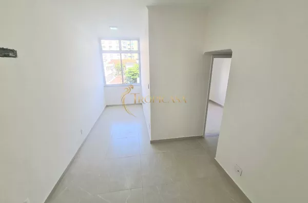 Apartamento Reformado à Venda em Ipanema | 50m², Vaga Escriturada, Próximo ao Metrô e Praia