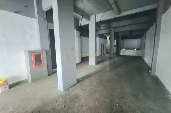 Loja Comercial à Venda ou Locação no Humaitá | 256m², Frente para Rua e Alto Fluxo Comercial
