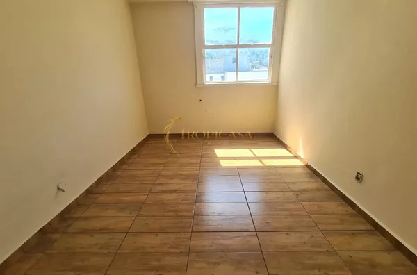 Catete | Sala e Quarto | Vista Livre | Silencioso | Sol da Manhã | 37m² | Próximo ao Metrô