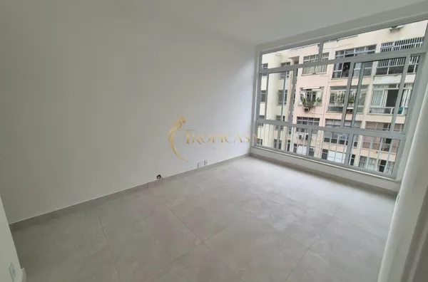 Apartamento à Venda no Leme | 2 Quartos, 70m², Reformado, Vaga e Sol da Manhã - Foto 2