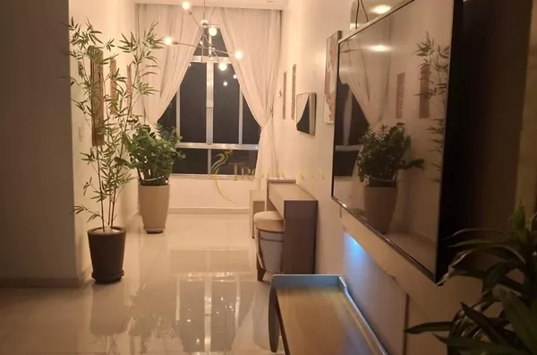 Apartamento à Venda em Copacabana | 90m², Porteira Fechada, Varanda, 3 Quartos e Vaga