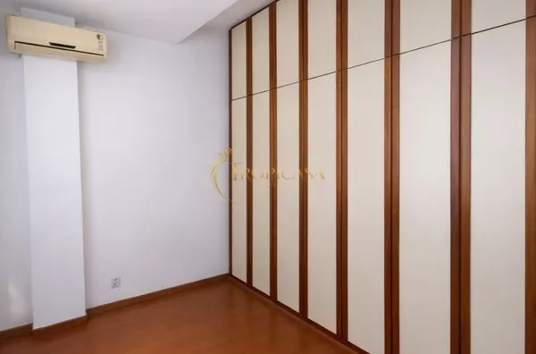 Apartamento à Venda ou Locação em Copacabana | 156m², 3 Quartos, 1 por Andar e Vaga
