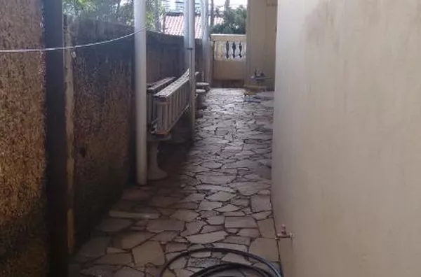 Casa com 3 dormitórios planejados sendo 1 suíte, banheiro social, sala de estar e jantar, garagem 4 carros .Jardim Nova Europa. - Foto 85