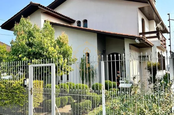 CASA DE ESQUINA NO BAIRRO RIO BRANCO