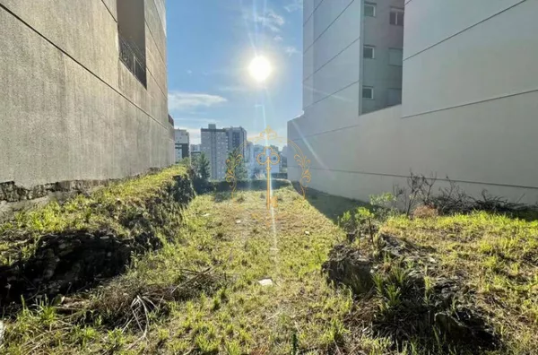 TERRENO A VENDA NO SANVITTO