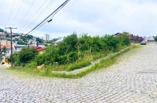 TERRENO A VENDA NO SANVITTO