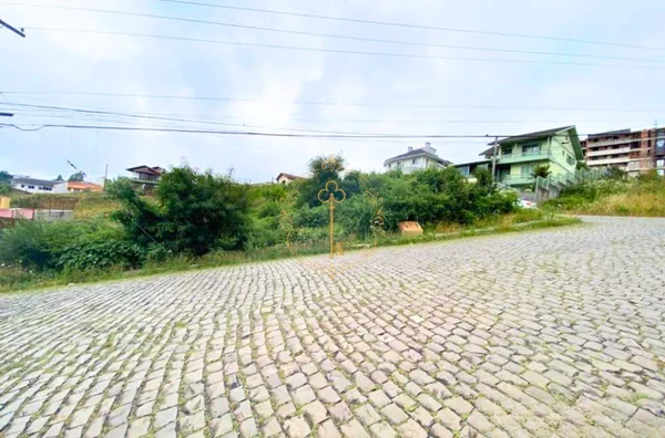 TERRENO A VENDA NO SANVITTO