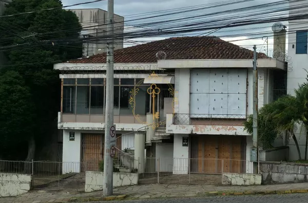 CASA PARA VENDA NO CINQUENTENÁRIO