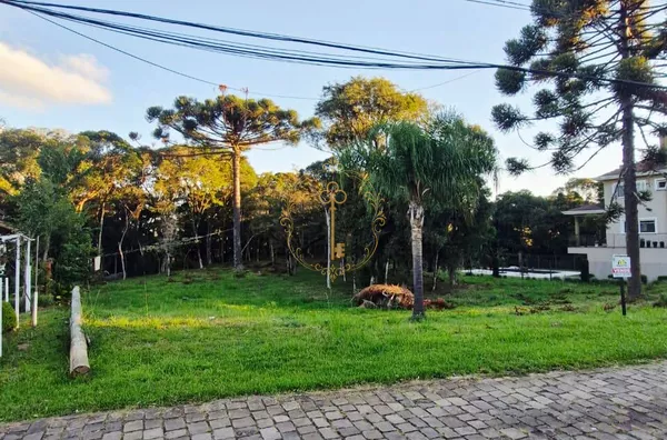 TERRENO EM CONDOMINIO FECHADO - MONTE BÉRICO