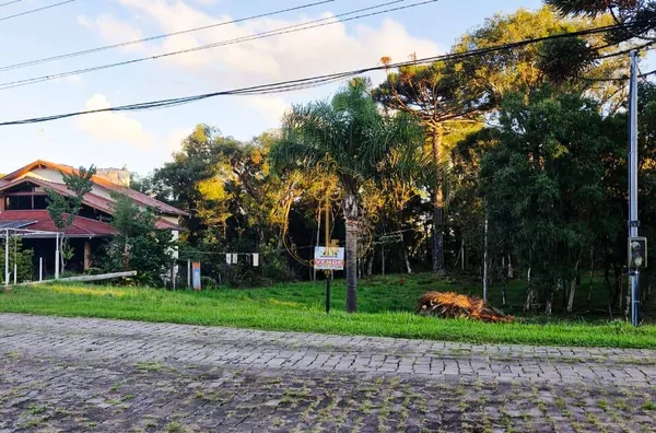 TERRENO EM CONDOMINIO FECHADO - MONTE BÉRICO
