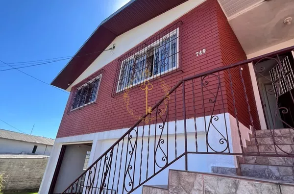 CASA À VENDA NO BAIRRO PIONEIRO