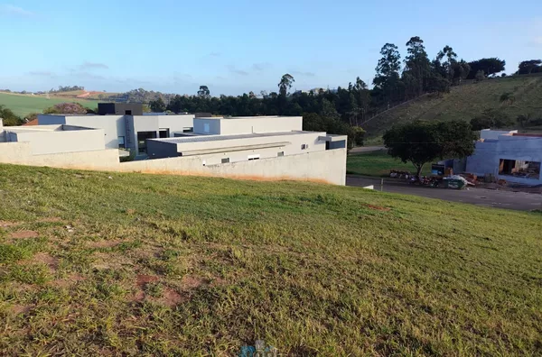 Terreno em condomínio de alto padrão