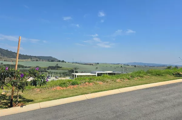 Vendo lote de 426 m² com vista privilegiada no Condomínio Innovare – Bragança Paulista