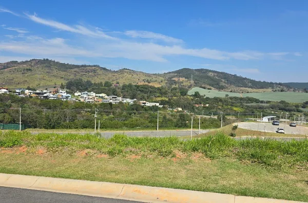 Vendo lote de 426 m² com vista privilegiada no Condomínio Innovare – Bragança Paulista