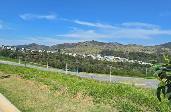 Vendo lote de 426 m² com vista privilegiada no Condomínio Innovare – Bragança Paulista