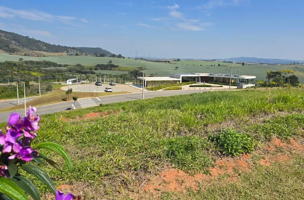 Vendo lote de 426 m² com vista privilegiada no Condomínio Innovare – Bragança Paulista