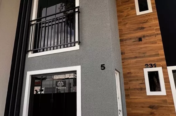 Sobrado para venda, 3 quarto(s),  Santa Cândida, Curitiba