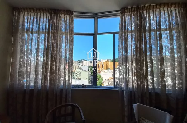 Apartamento à Venda com 1 quarto, 1 banheiro e 44 m² por R$ 260.000