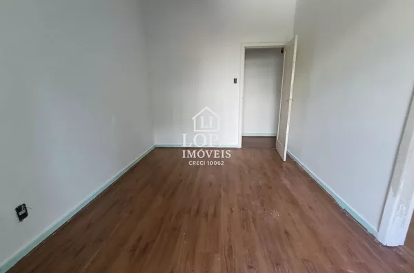 Apartamento de Sala três Dormitórios varanda Em Bairro de Fátima Rio de Janeiro