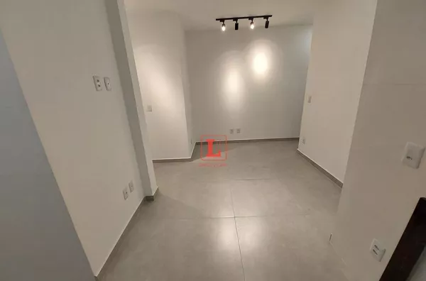 Apartamento sala quarto com dependência