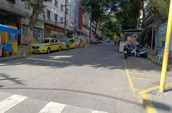 Apartamento Sala e Quarto com Garagem em Centro Rio de Janeiro