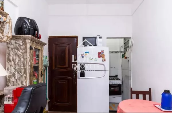 Apartamento à Venda com 1 quarto, 1 banheiro e 25 m² por R$ 200.000