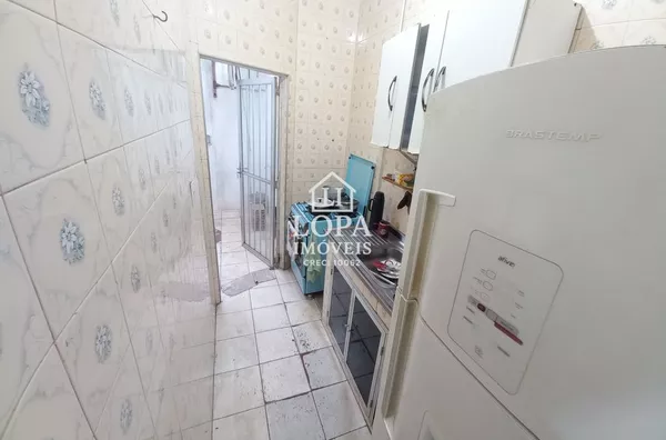 Apartamento De Dois Quartos Com Dependência Na Praça Da Bandeira