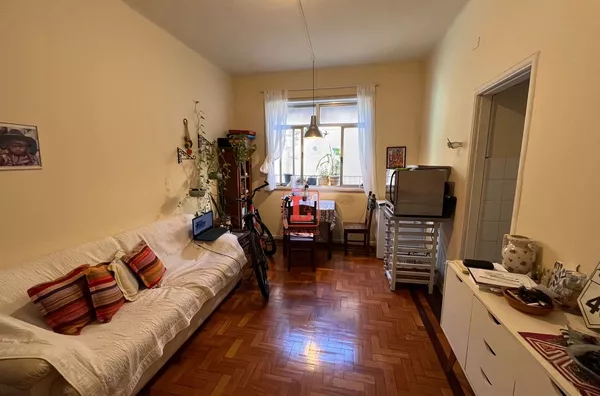 Apartamento  2 quartos+varandinha com 76m² na Rua Monte Alegre Santa Teresa