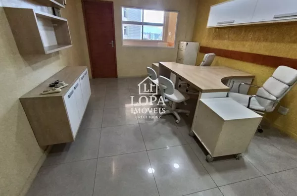 Sala comercial com banheiro dividida em centro do Rio de Janeiro para venda