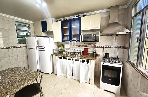 Casa com seis quartos reformada