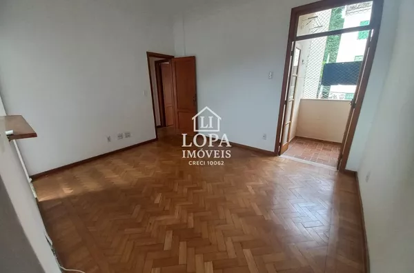 Apartamento à Venda com 2 quartos, 2 banheiros e 67m² com vaga de garagem