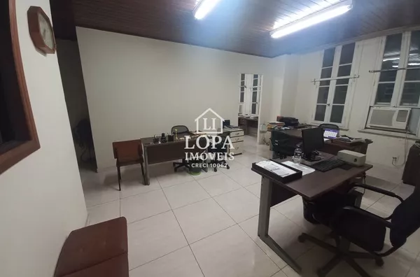 Sala Comercial com porteira fechada com 1 banheiro, 1 cozinha R$ 300.000