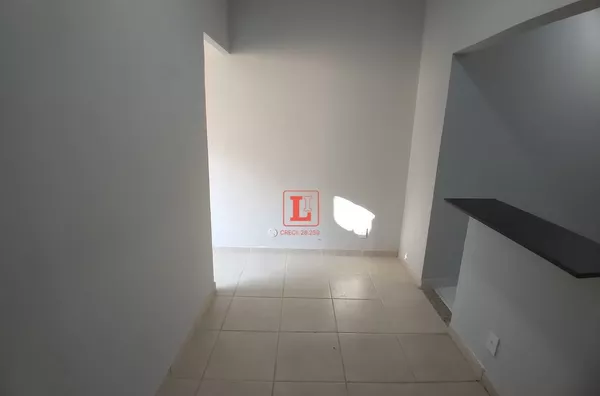 Apartamento à Venda com 1 quarto, 1 banheiro e 32 m² por R$ 199.000