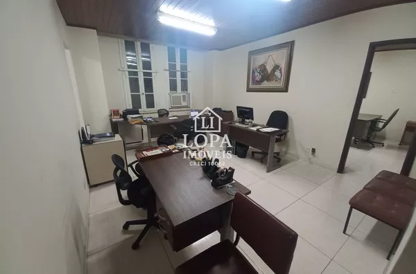 Sala Comercial com porteira fechada com 1 banheiro, 1 cozinha R$ 300.000