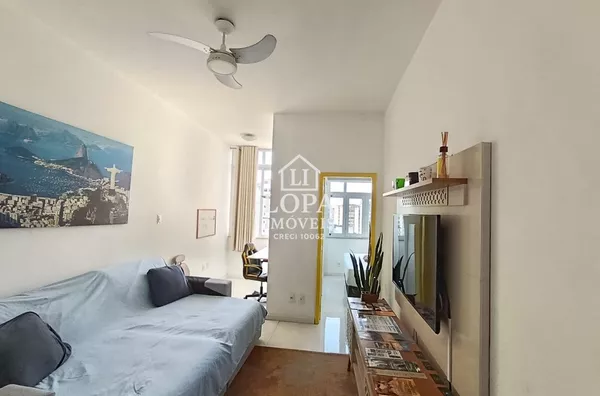 Apartamento de Sala um Quarto mobiliado para venda em Centro Rio de Janeiro