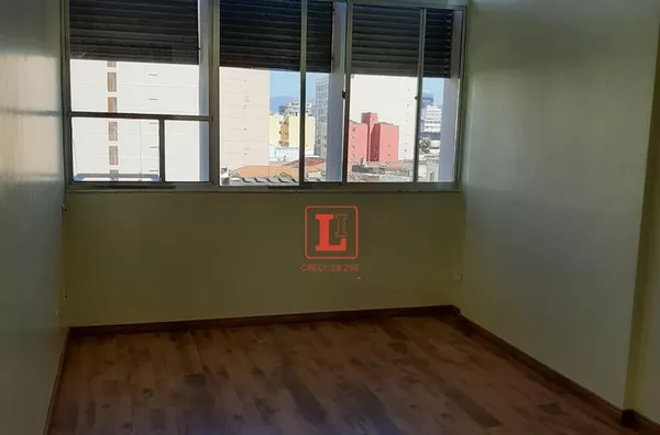 Apartamento dois quartos no centro