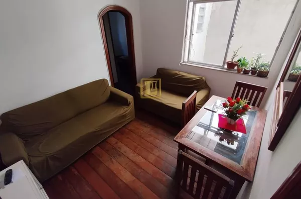 Apartamento dois Quartos no Centro