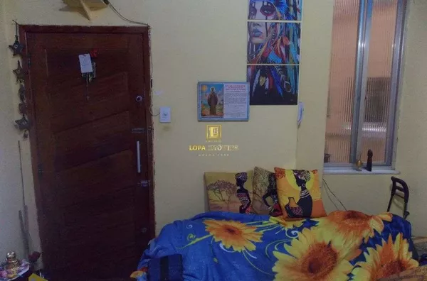 Apartamento tipo quarto e sala no centro do Rio de Janeiro