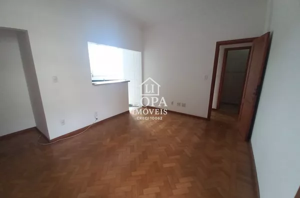 Apartamento à Venda com 2 quartos, 2 banheiros e 67m² com vaga de garagem