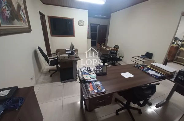 Sala Comercial com porteira fechada com 1 banheiro, 1 cozinha R$ 300.000