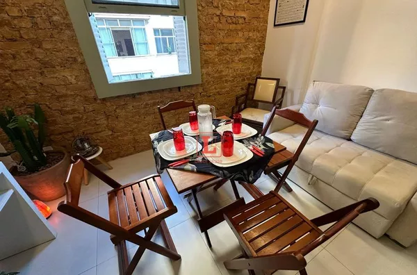 Apartamento Reformado e Moderno, Dois Quartos no Centro do Rio