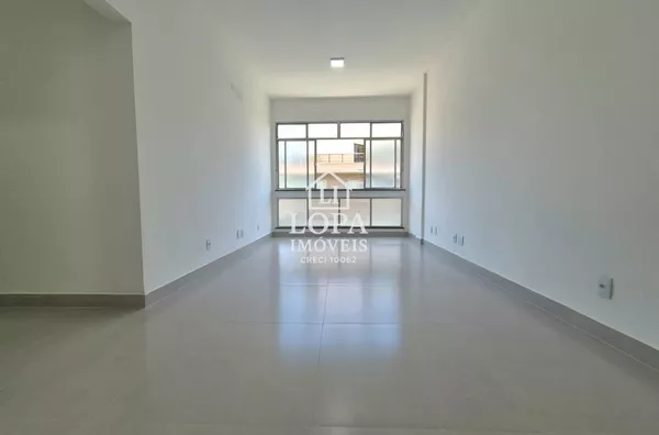 Lindo apartamento de três quartos em Botafogo