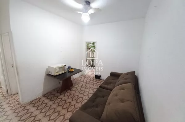 Apartamento De Dois Quartos Com Dependência Na Praça Da Bandeira
