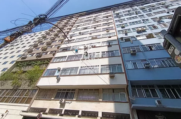 Apartamento  Sala um Quarto dividido para dois quartos em centro Rio de Janeiro