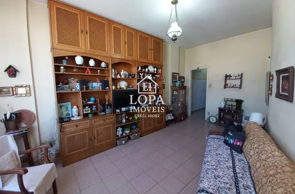 Apartamento à Venda com 1 quarto, 1 banheiro e 44 m² por R$ 260.000
