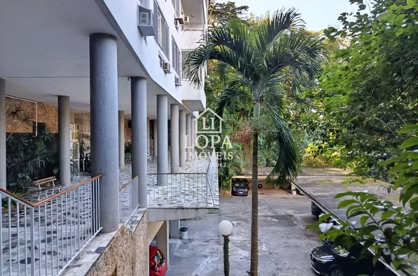 Apartamento de três quartos com garagem na Lagoa