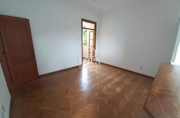 Apartamento à Venda com 2 quartos, 2 banheiros e 67m² com vaga de garagem