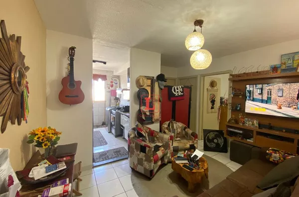 Apartamento de dois quartos na Rua Frei Caneca Estácio
