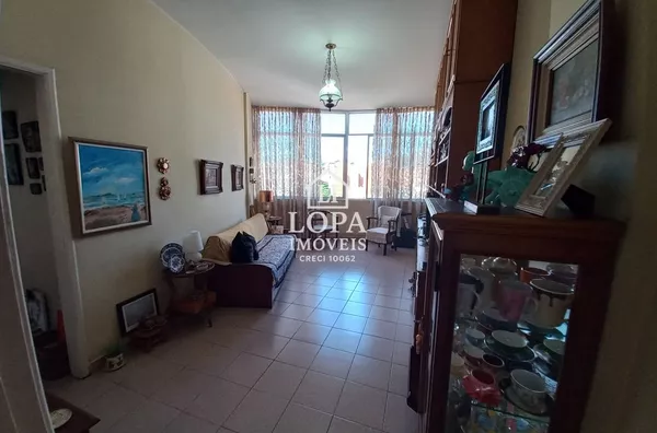 Apartamento à Venda com 1 quarto, 1 banheiro e 44 m² por R$ 260.000
