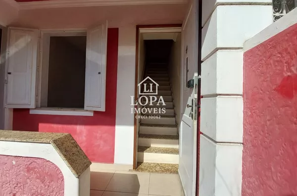 Casa com seis quartos reformada